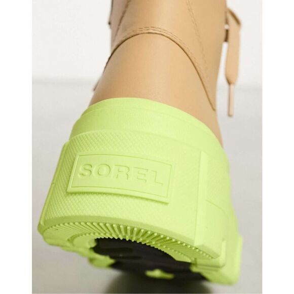 Sorel Women’s Caribou x Boot Lace boots in tan - Picture 3 of 10